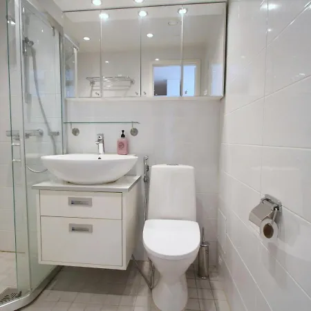 Convenient For 2 In Ullanlinna דירה הלסינקי